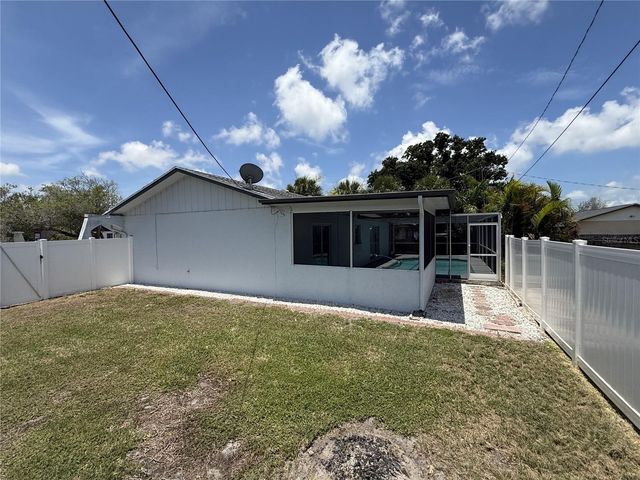 2302 15TH STREET W, Palmetto, FL 34221