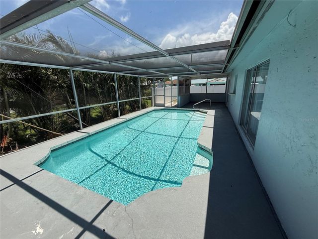 2302 15TH STREET W, Palmetto, FL 34221