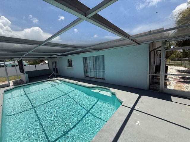 2302 15TH STREET W, Palmetto, FL 34221