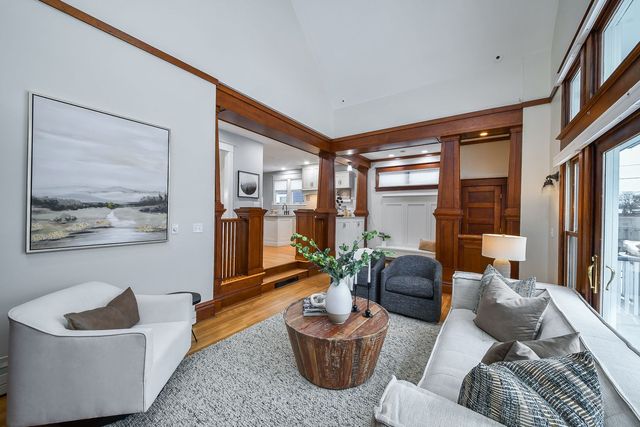 223 N Ellsworth Street, Naperville, IL 60540