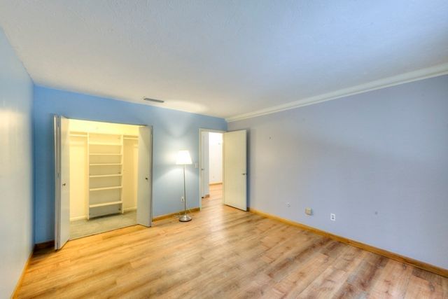 28 Thayer Pond Dr 12, Oxford, MA 01537