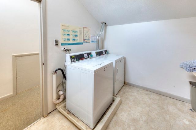 28 Thayer Pond Dr 12, Oxford, MA 01537