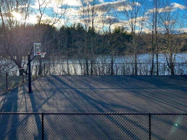 28 Thayer Pond Dr 12, Oxford, MA 01537