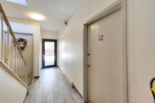 28 Thayer Pond Dr 12, Oxford, MA 01537