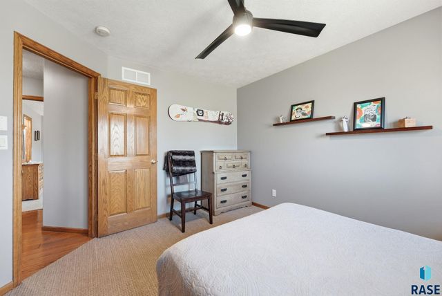 2601 S Rutgers Ave Avenue, Sioux Falls, SD 57106