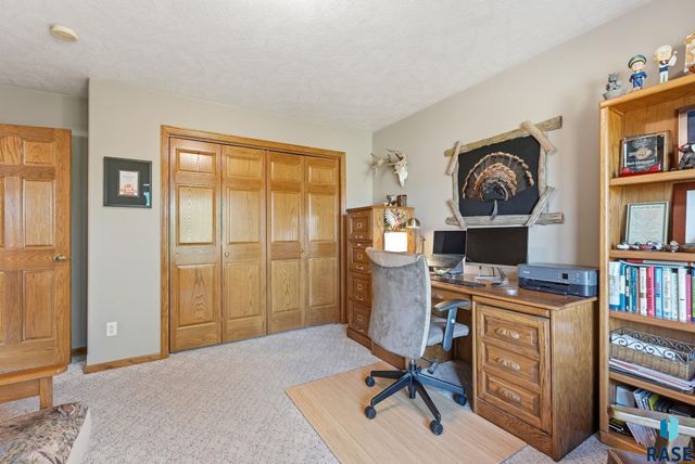 2601 S Rutgers Ave Avenue, Sioux Falls, SD 57106