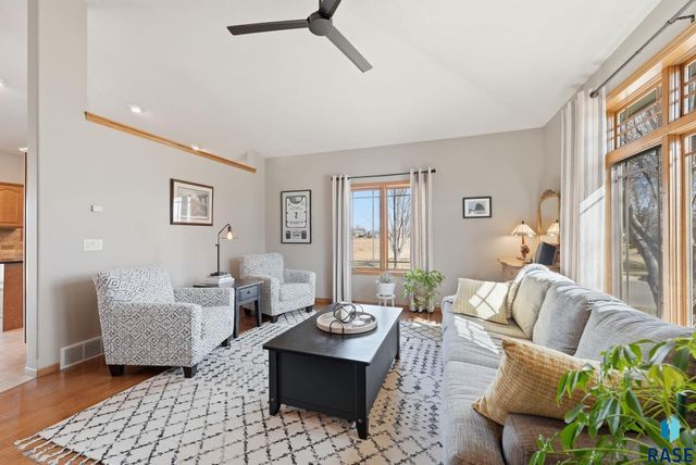 2601 S Rutgers Ave Avenue, Sioux Falls, SD 57106