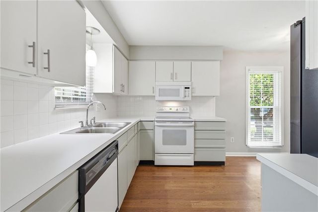 10240 Conser Street, Overland Park, KS 66212