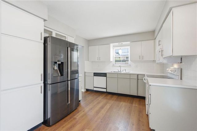 10240 Conser Street, Overland Park, KS 66212