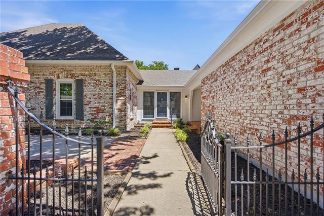 10240 Conser Street, Overland Park, KS 66212