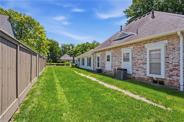10240 Conser Street, Overland Park, KS 66212
