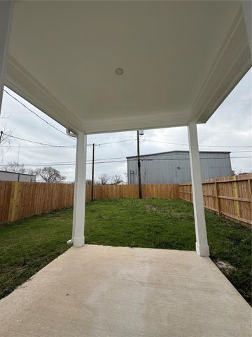 10123 Grover Lane B, Houston, TX 77041