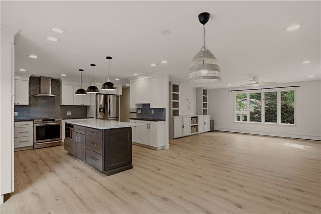18 Waterman Street, Bristol, RI 02809