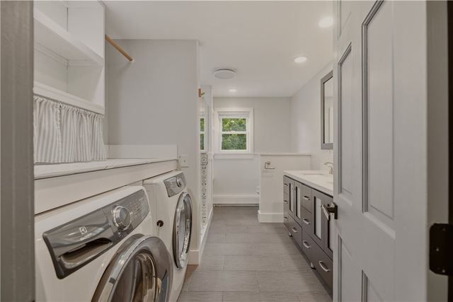 18 Waterman Street, Bristol, RI 02809