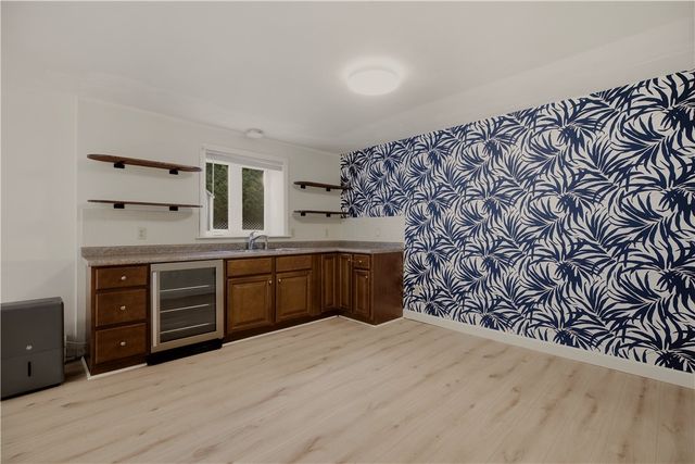 18 Waterman Street, Bristol, RI 02809