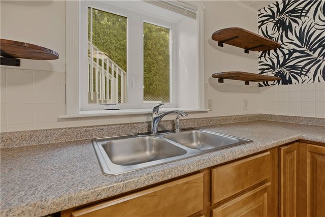 18 Waterman Street, Bristol, RI 02809