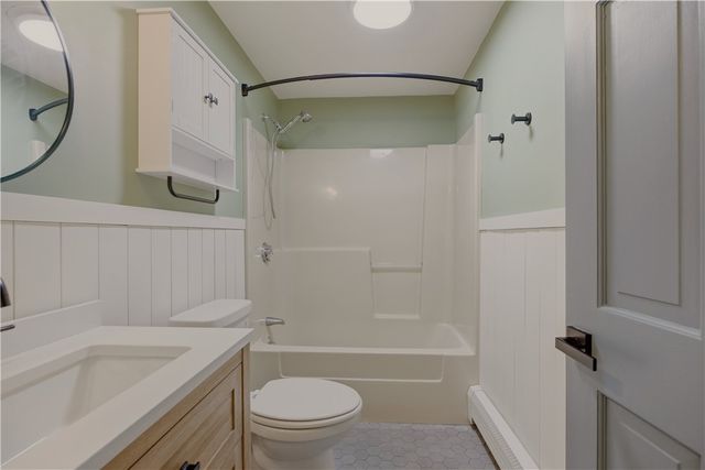 18 Waterman Street, Bristol, RI 02809