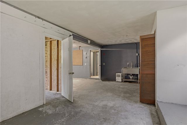 18 Waterman Street, Bristol, RI 02809