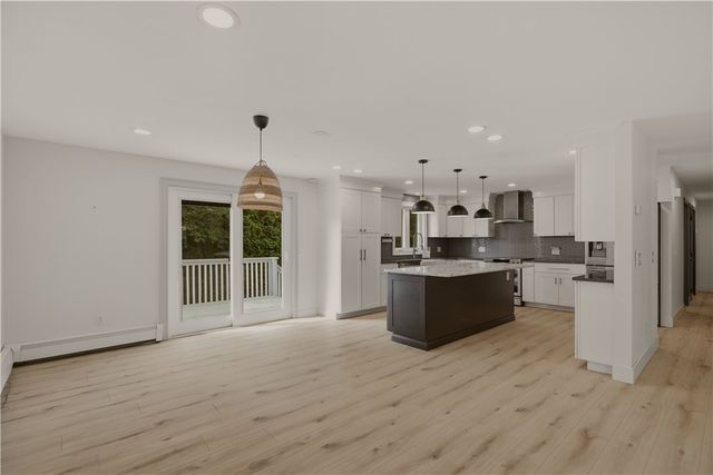 18 Waterman Street, Bristol, RI 02809