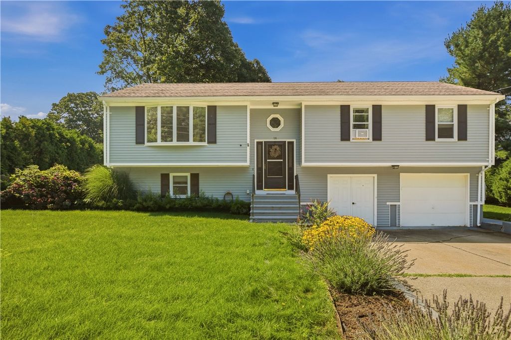 18 Waterman Street, Bristol, RI 02809