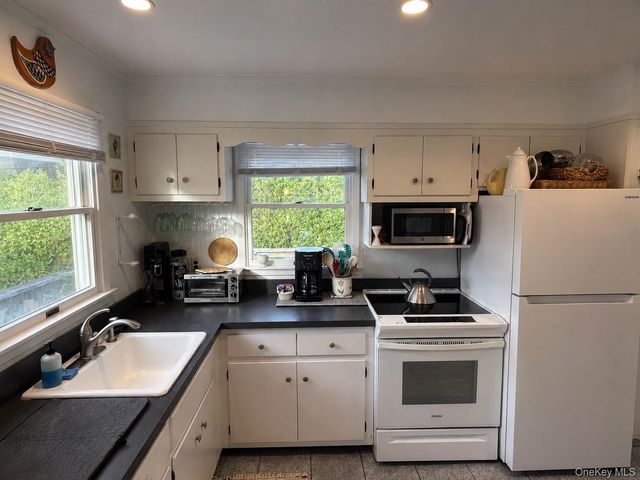 111 Walnut Walk, Fair Harbor, NY 11706