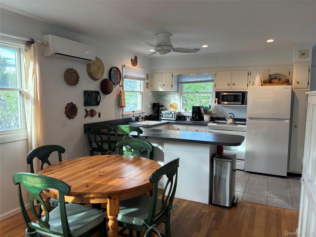 111 Walnut Walk, Fair Harbor, NY 11706
