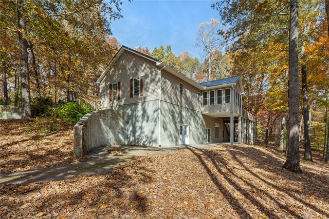 310 Falcons Nest Road, Walhalla, SC 29691