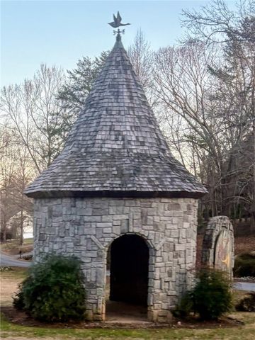 000 Hunters Trail, Walhalla, SC 29691
