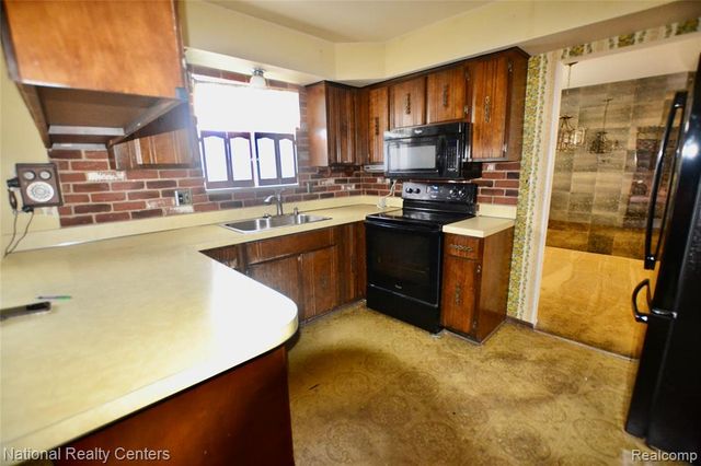 36306 Weber Drive, Sterling Heights, MI 48310