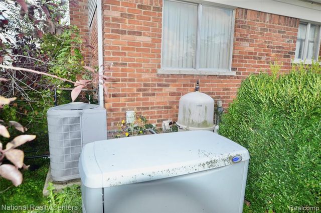 36306 Weber Drive, Sterling Heights, MI 48310