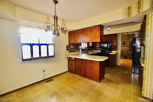 36306 Weber Drive, Sterling Heights, MI 48310
