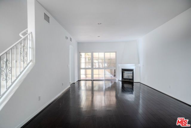 851 N San Vicente Boulevard 115, West Hollywood, CA 90069