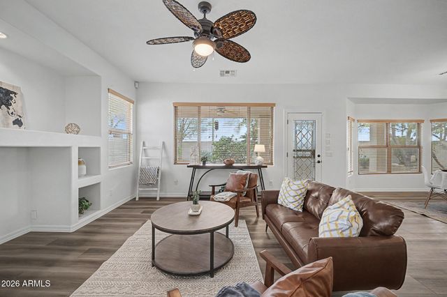 3211 E GLENEAGLE Drive, Chandler, AZ 85249