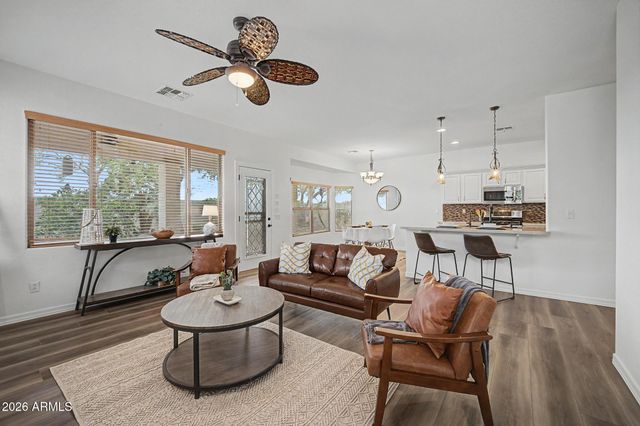 3211 E GLENEAGLE Drive, Chandler, AZ 85249