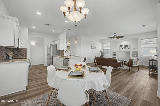 3211 E GLENEAGLE Drive, Chandler, AZ 85249