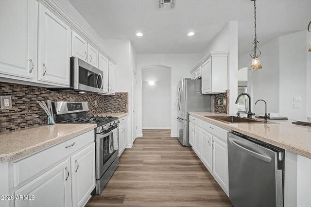 3211 E GLENEAGLE Drive, Chandler, AZ 85249