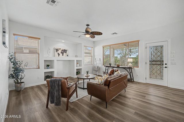 3211 E GLENEAGLE Drive, Chandler, AZ 85249