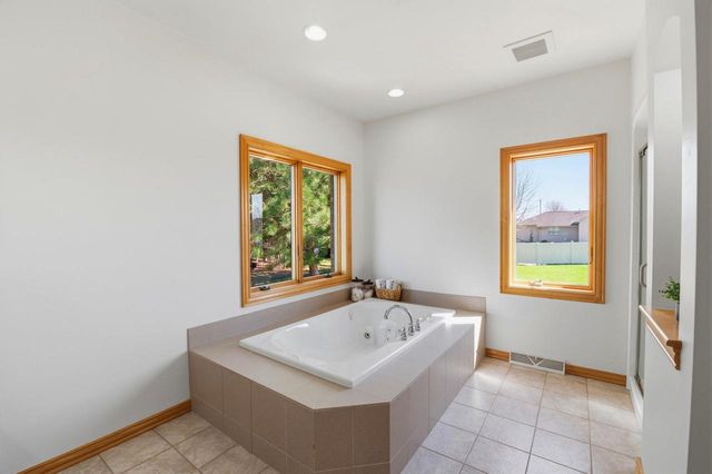 1529 SILVER MAPLE DRIVE, De Pere, WI 54115