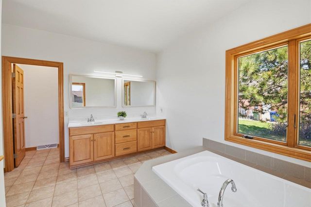 1529 SILVER MAPLE DRIVE, De Pere, WI 54115