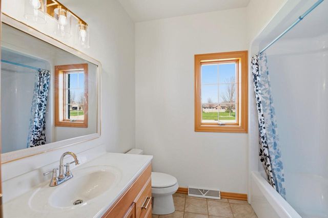 1529 SILVER MAPLE DRIVE, De Pere, WI 54115