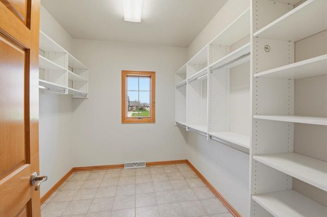 1529 SILVER MAPLE DRIVE, De Pere, WI 54115