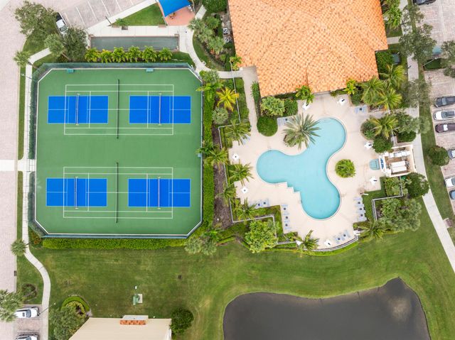 8 Harbour Isle Drive E 5, Fort Pierce, FL 34949