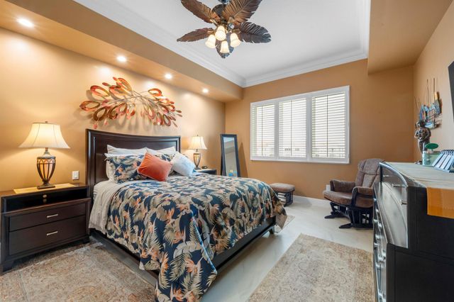 8 Harbour Isle Drive E 5, Fort Pierce, FL 34949