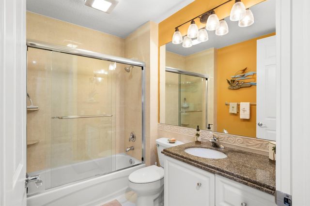 8 Harbour Isle Drive E 5, Fort Pierce, FL 34949