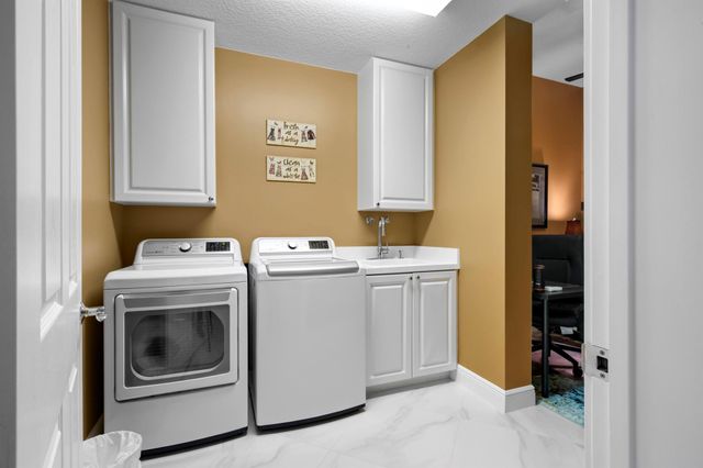 8 Harbour Isle Drive E 5, Fort Pierce, FL 34949