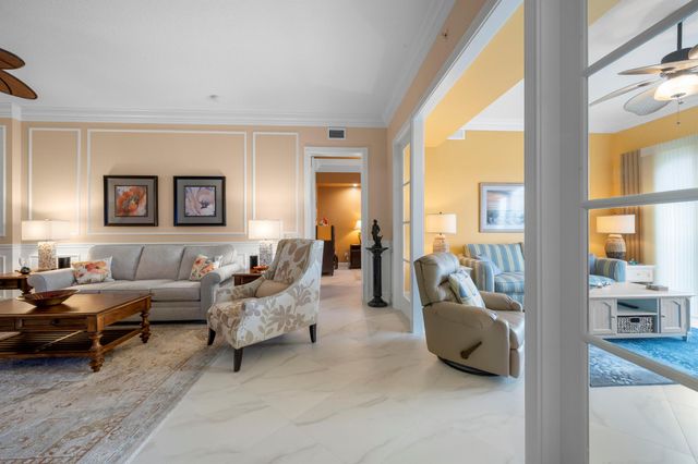 8 Harbour Isle Drive E 5, Fort Pierce, FL 34949