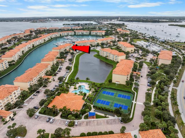 8 Harbour Isle Drive E 5, Fort Pierce, FL 34949