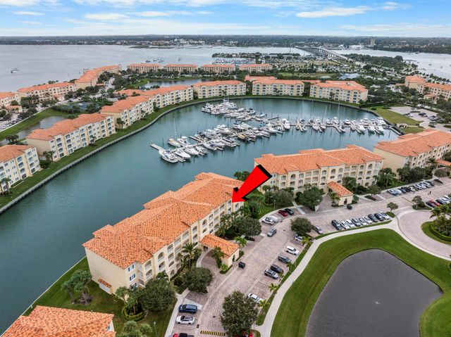 8 Harbour Isle Drive E 5, Fort Pierce, FL 34949