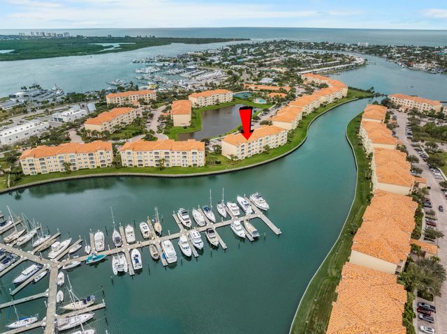 8 Harbour Isle Drive E 5, Fort Pierce, FL 34949