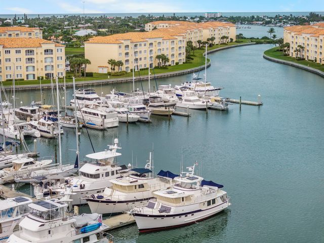 8 Harbour Isle Drive E 5, Fort Pierce, FL 34949